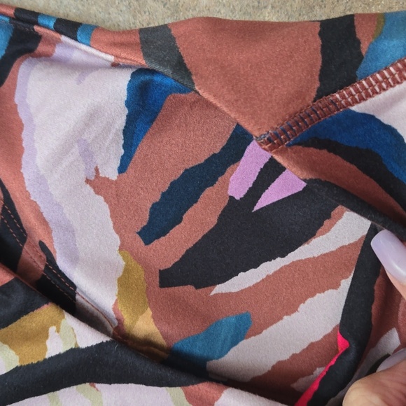 NWT Betsey Johnson Performance Multi-Colored Design Print Sportsbra/Crop Top - Picture 8 of 9